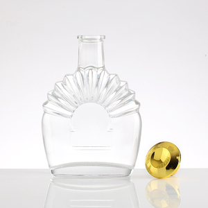 Bouteille à whisky en verre facetté de luxe personnalisée avec motif soleil, carafe à spiritueux avec bouchon doré pour les marques de distilleries - Product Image 4