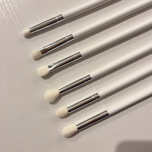 Base de maquillaje líquida de alta calidad, sombra de ojos sintética básica, detalles mixtos, corrector facial y ocular, herramientas de belleza - Product Image 6