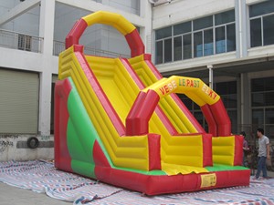 สไลเดอร์เป่าลมรูปสายรุ้งสำหรับเด็กปีนป่ายและเล่นสไลด์ - Product Image 5