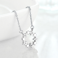 Collier de zircone d'étoile de mode minimaliste en argent sterling 925 pour femmes pour cadeau d'anniversaire de mariage de fiançailles pour les amies