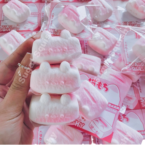 Jouet Squishy Carré en PU Super Doux Anti-Stress, Style Japonais Kawaii, Rose, en Forme de Gâteau de Riz Bébé Chaton, Cadeau pour Adultes, Vente en Gros - Product Image 4