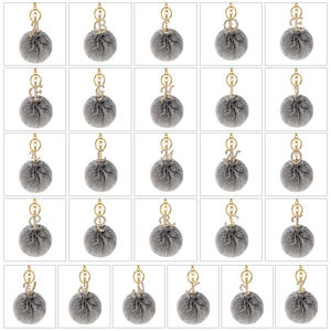 Llavero con Pompón <span class=keywords><strong>de</strong></span> Piel Sintética para Mujer, LLavero con 26 Letras en Inglés, Bola <span class=keywords><strong>de</strong></span> Piel Sintética <span class=keywords><strong>de</strong></span> Conejo con Diamantes <span class=keywords><strong>de</strong></span> Imitación, 8cm, Nuevos Diseños Populares - Product Image 2