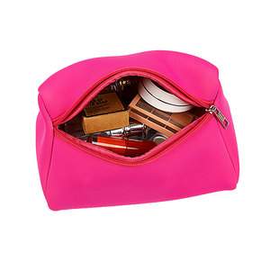 Sac de voyage en néoprène personnalisé avec logo élégant, sac à cosmétiques, design triangulaire, imperméable, durable, trousse de toilette, pochette à cosmétiques - Product Image 2