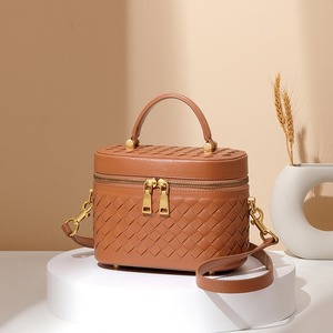 El nuevo y popular bolso cuadrado pequeño, fiambrera tejida a mano, bolso de mujer, bolso de mano, bandolera, bolso de maquillaje para teléfono móvil - Product Image 1