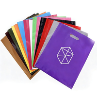 Sac de courses personnalisable en plastique HDPE LDPE PE, imprimé, givré, découpé à l'emporte-pièce, avec poignée, pour vêtements et magasins de prêt-à-porter