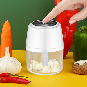 Robot culinaire de cuisine domestique 100ml 250ml Meilleur <span class=keywords><strong>hachoir</strong></span> de cuisine <span class=keywords><strong>Mini</strong></span> <span class=keywords><strong>hachoir</strong></span> à ail électrique sans fil - Product Image 6