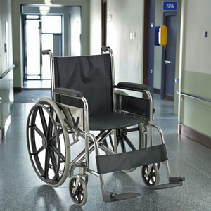 2025 cập nhật mới Hướng dẫn sử dụng xe lăn với khung thép và đôi <span class=keywords><strong>Cross</strong></span>-<span class=keywords><strong>Brace</strong></span> trọng lượng cao cho người già và người khuyết tật - Product Image 4