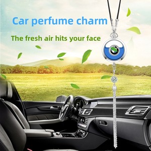 Decoración Interior de coche de gama alta fuente de fábrica colgante transfronterizo Fresia <span class=keywords><strong>Perfume</strong></span> para hombres y mujeres líquido Interior de coche - Product Image 2
