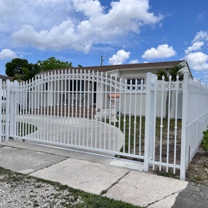 Clôture <span class=keywords><strong>de</strong></span> piscine en aluminium standard australienne Panneaux tubulaires conformes à la norme australienne Conception <span class=keywords><strong>de</strong></span> latte - Product Image 3