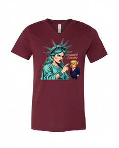 Camiseta Quiet Piggy Liberty Edition con Cuello en V, Unisex para Adultos, Manga Corta, Estampado Gráfico, Impresión Digital, Ropa Promocional - Product Image 1
