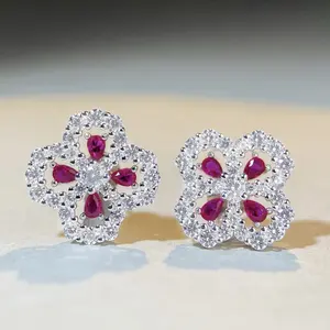 Brincos de prata esterlina S925 banhados a platina com rubi e zircônias, com diamantes CZ como pedras principais"