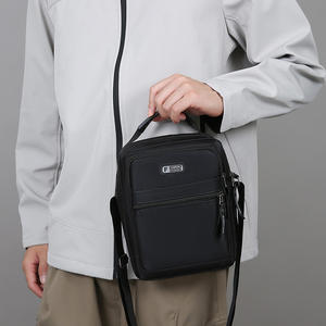 Fashool Sac messager en nylon pour hommes, sac à bandoulière durable de grande capacité pour un usage quotidien, voyage d'affaires - Product Image 1