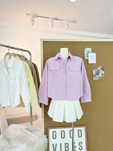 Camisa Caqui de Algodón de Longitud Media para Mujer A770 con Dos Bolsillos Elegantes, Cuello Camisero con Bolsillos, Primavera Verano - Product Image 3