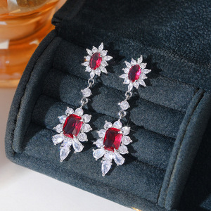 Eleganti orecchini pendenti lunghi da donna, gioielli per le orecchie in stile vintage per feste - Product Image 1
