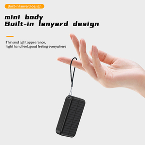 2024 TikTok, superventas, 10000mAh, paneles solares duales, Banco de energía, carga rápida con 4 cables de carga para acampar e iluminación - Product Image 6