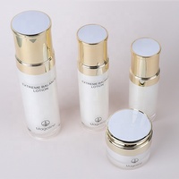 Bouteille de parfum sans air haut de gamme personnalisée écologique perle blanc or distributeur de savon en mousse acrylique extrémité ouverte facile pour la lotion pour la peau