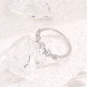 Anel Feminino Simples com Design de Folha e Micro-Incrustação de Zircônia, 100% Ajustável, em Latão, Estilo Europeu, Corte Princesa, Moda Transfronteiriça - Product Image 3