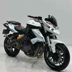 Benelli Huanglong 600, Quattro Cilindri in Linea, Raffreddamento a Liquido, Design <span class=keywords><strong>Sugomi</strong></span>, Carenatura Aerodinamica, Acceleratore Reattivo - Product Image 2