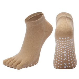 Calcetines versátiles de cinco dedos para mujer, colores sólidos, mezcla de algodón peinado con puntos antideslizantes para aeróbicos y estiramientos - Product Image 6