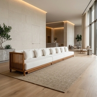 Canapé modulaire extra long personnalisable, structure en bois massif à lattes, revêtement en tissu sur mesure pour salon