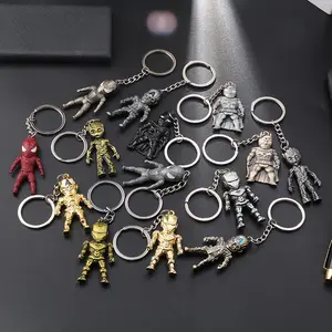 Großhandel Marvel Avenger Iron Man Windaxt Metall Schlüssel bund Thor Hammer Captain America Kleiner humanoider Metall Schlüssel bund