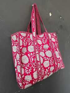 Bolso de Mano Acolchado de Algodón con Estampado de Bloques, Cómodo y Duradero, para Viajes y Compras - Product Image 4