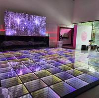 Piste de danse LED éblouissante et lumières de scène lumineuses Atmosphère parfaite pour votre prochaine fête ou célébration
