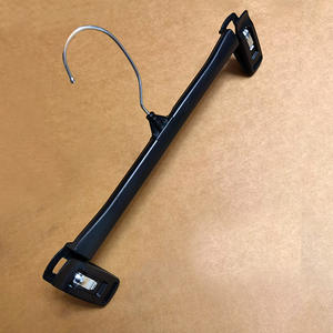 אספקת מפעל 6012CG קולב מכנסיים מפלסטיק שחור 30 ס\\\"מ נגד החלקה עם מתלה מכנסיים - Product Image 2