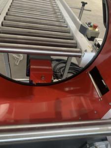 آلة تغليف أفقية دوارة للألواح الخشبية والأنابيب وأبواب الخزائن والنوافذ باستخدام فيلم البولي إيثيلين - Product Image 3