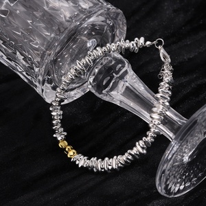 สร้อยข้อมือสไตล์เรโทรสีดำ ของขวัญสำหรับแฟนหนุ่ม สไตล์เท่ๆ - Product Image 3