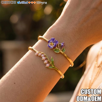 CAIOOCHE Bracelet ouvert en acier inoxydable pour femme, motif fleur de décembre, plaqué or 18 carats sous vide, bracelets et joncs tendance