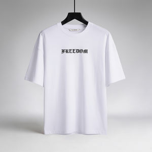 เสื้อยืดโอเวอร์ไซส์สีขาวพิมพ์ลายสำหรับผู้ชาย 200 GSM ผ้าฝ้าย 100% พิมพ์ลายยางแบบกำหนดเอง ขายส่ง - Product Image 1