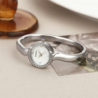 Nouvelle Montre Femme de Luxe Style Bracelet Diamant, Cadran Nacre, Mouvement Quartz, Montre Bracelet Ouvert, Vente en Gros