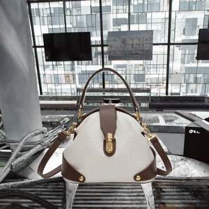 Novedad 2025 Bolsos de Mano para Mujer con Cadena y Pedrería Adornados con un Mariposa - Product Image 2