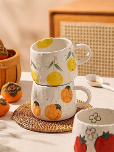 Tasse à café en céramique peinte à la main sous glaçure avec soucoupe, motif fruits simple, style coréen - Product Image 3