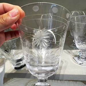 Verre à <span class=keywords><strong>vin</strong></span> en cristal gravé <span class=keywords><strong>de</strong></span> fleurs, logo personnalisé en gros, vente chaude, verre vintage sans plomb, verre à boisson pour la maison, fête, boisson - Product Image 3