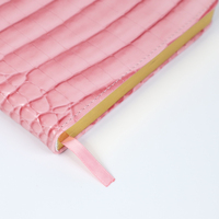 Vente en gros de jolis carnets à couverture rigide personnalisés, carnets de luxe en cuir de crocodile rose, impression personnalisée