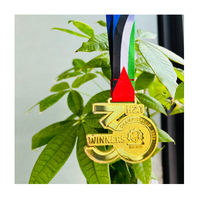 Fabricant Médaille En Gros Pas Cher Concevez Votre Propre Blanc En Alliage De Zinc 3D Gold Award Marathon Running Custom Metal Sport Medal