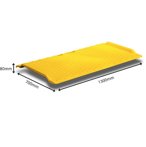 Rampe de seuil portable haute capacité en PEHD renforcé d'acier pour fauteuils roulants, idéale pour les chariots élévateurs et autres espaces de stockage - Product Image 1