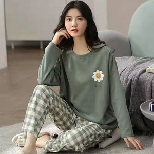 Pijama de Mujer Primavera y Otoño Manga Larga Ropa de Casa para Otoño e Invierno Tallas Grandes Conjunto Sencillo y Suelto para Usar en Exterior - Product Image 1