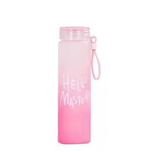 Zogifts Coloré En Gros Bouteille D'eau Givré Verres Rentable Portable Camp Thé Lettre Avec Couverture En Tissu Logo Personnalisé