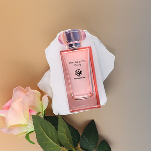 Commercio all'ingrosso di vendita calda 50ml 100ml di colore <span class=keywords><strong>rosa</strong></span> quadrato <span class=keywords><strong>profumo</strong></span> <span class=keywords><strong>naturale</strong></span> corpo Spray bottiglia di vetro di <span class=keywords><strong>profumo</strong></span> per le donne - Product Image 2