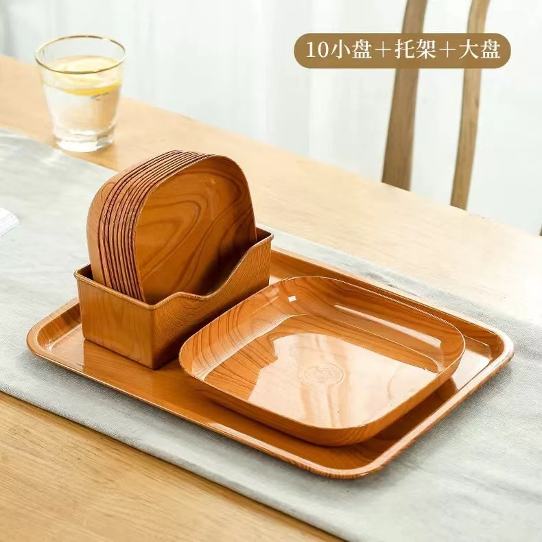 10 petites assiettes avec base, plateau et assiette centrale