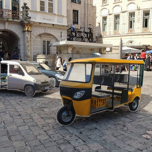 Un minibus à trois rangées spécialement conçu pour le transport de passagers, équipé d'un moteur à essence refroidi par eau de 200 cm3. - Product Image 6