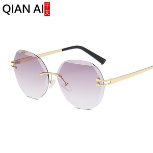 Gafas de sol de nuevo estilo con borde de corte poligonal para mujer, lentes degradados de metal sin marco dorado, UV400, ligeras, tipo 3 - Product Image 4