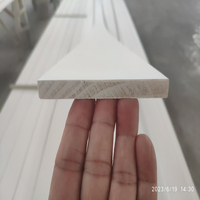 Vente en gros au Vietnam de plinthes moulées en pin blanc imperméable et bon marché pour décoration intérieure moderne