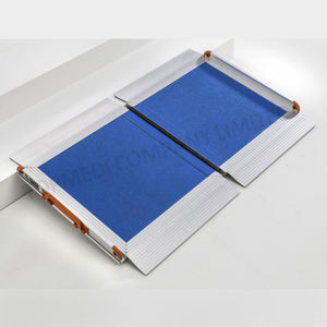 Rampe d'accès pliable antidérapante portable pour fauteuils roulants pour les marches - Product Image 6