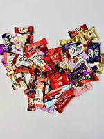 Snack chinois en gros direct d'usine OEM pièces d'or min et forme de pastèque boule de chocolat bonbons forme de vin et football