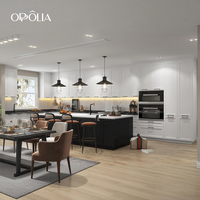 Meubles de cuisine OPPOLIA E1 Standard en quartz avec portes peintes blanches style Shaker et îlot noir ou solutions de cuisine pour constructeurs