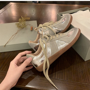 Zapatos Planos Cómodos de Piel de Oveja Estilo Francés 2026 para Mujer, con Cordones, Diseño Literario Exclusivo, Casuales - Product Image 3